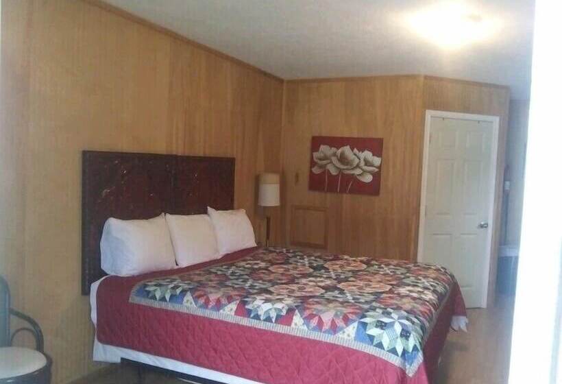 旅馆 Whispering Creek Lodging & Rv Resort