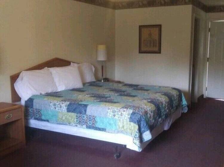 旅馆 Whispering Creek Lodging & Rv Resort