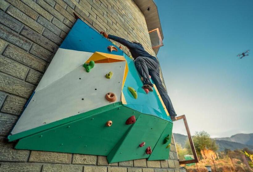 Общежитие Zostel Plus Bir