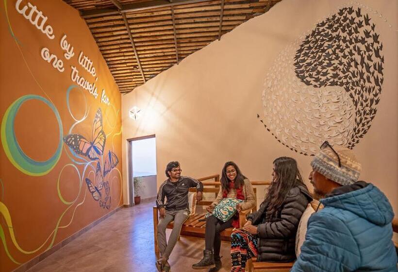 Общежитие Zostel Plus Bir