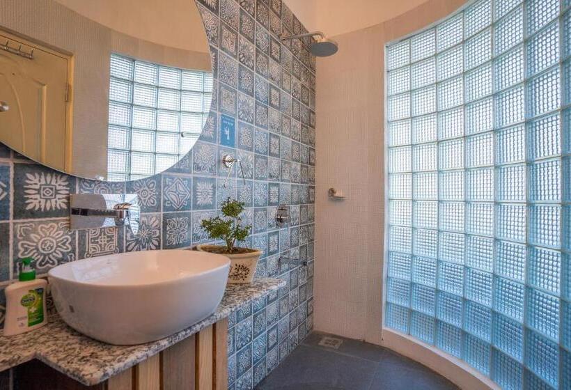 Общежитие Zostel Plus Bir