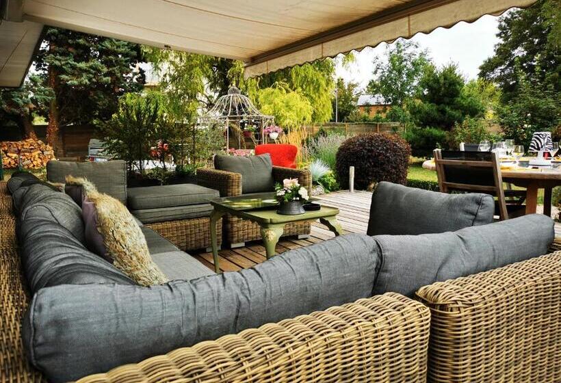 민박 La Maison Des Oiseaux. Roulotte