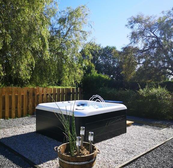 مبيت وإفطار Le Domaine De Coat Rogan L Espace Familial