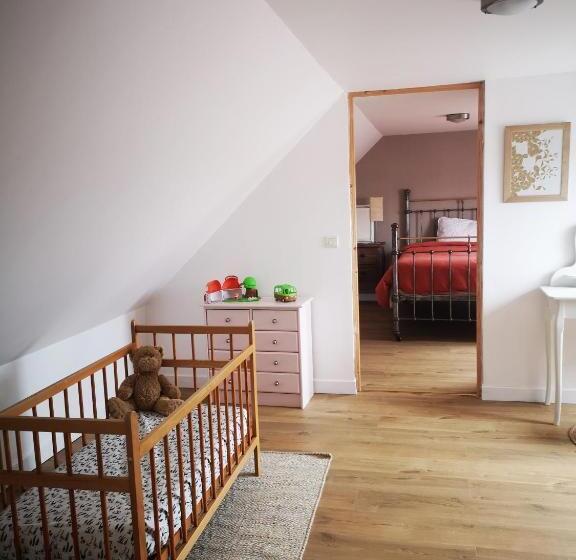 مبيت وإفطار Le Domaine De Coat Rogan L Espace Familial