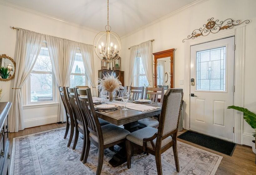 مبيت وإفطار The Kingsville House