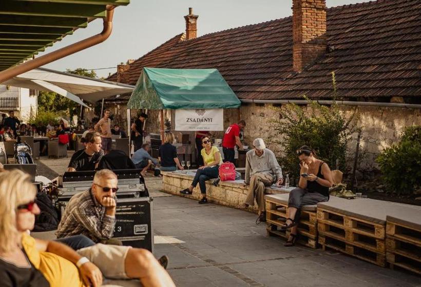 צימר Zsadányi Vendégház