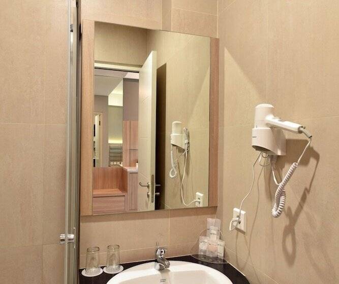 Grass Inn Hotel Solo