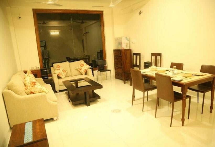 Hotel Aamantran At Fort Maheshwar