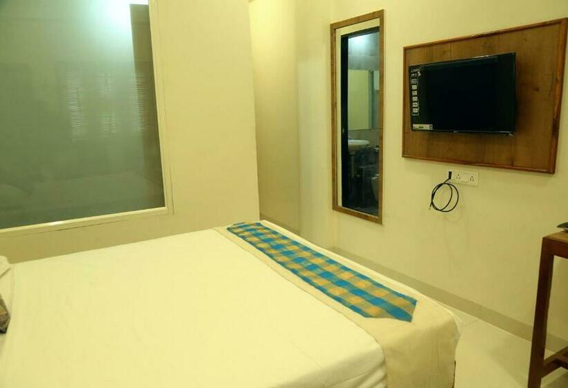 Hotel Aamantran At Fort Maheshwar