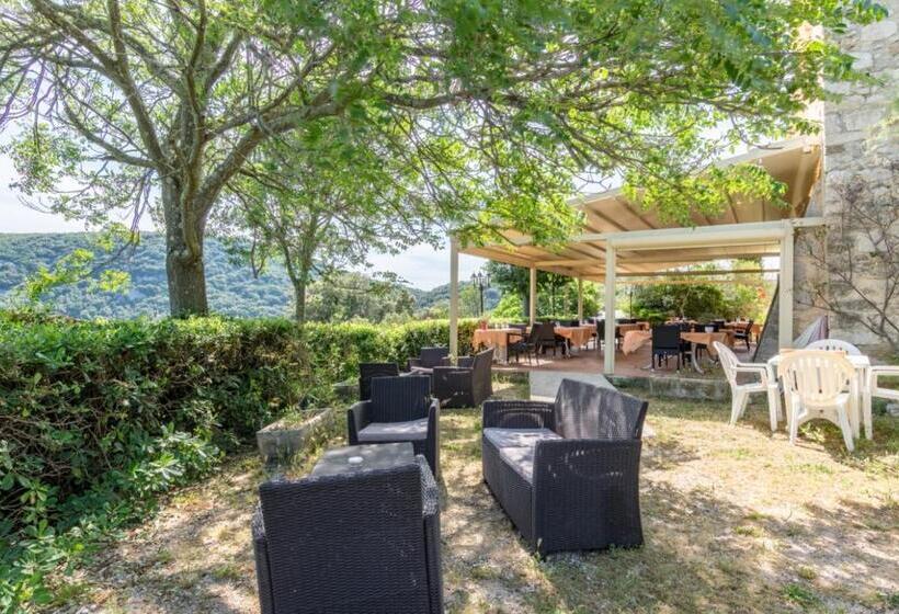 فندق Auberge De Saugras