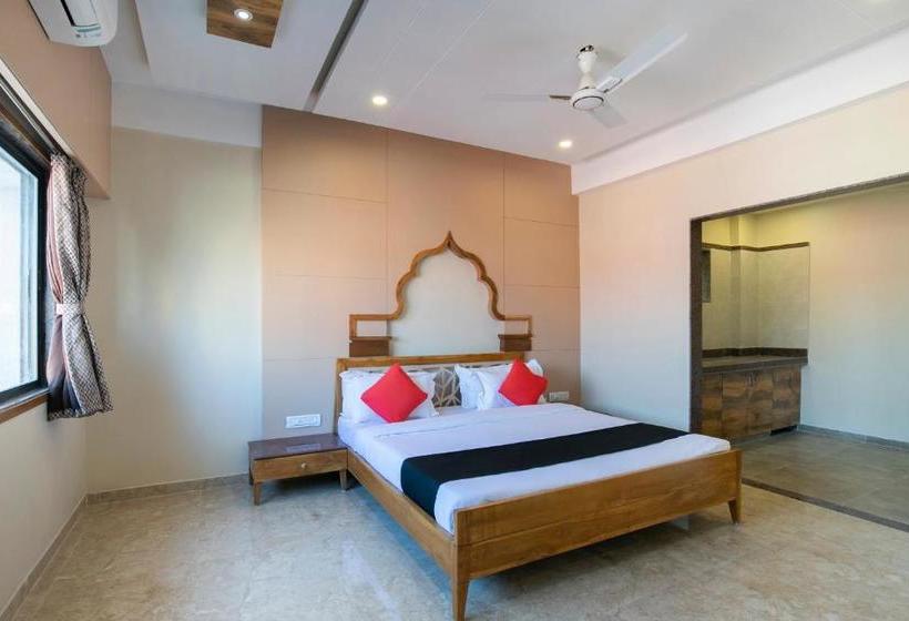 Capital O 66898 Hotel Temple View