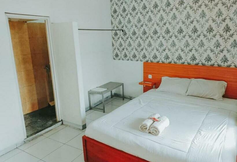 هتل De Luck Homestay Near Alun Alun Sidoarjo Mitra Reddoorz