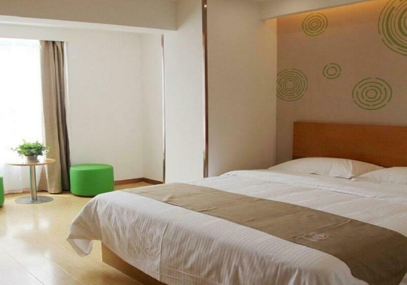 בית מלון כפרי Greentree Inn Jinan Licheng District Fenghuang Road High Speed Railway East Station Express