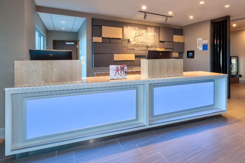 בית מלון כפרי Holiday Inn Express & Suites   Cedar Springs   Grand Rapids N, An Ihg