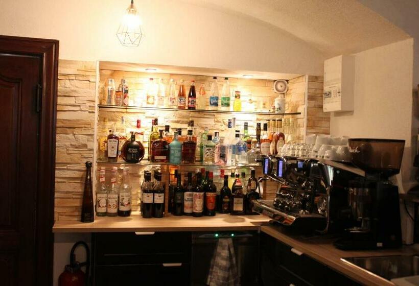 호텔 Hôtel Le Sarment