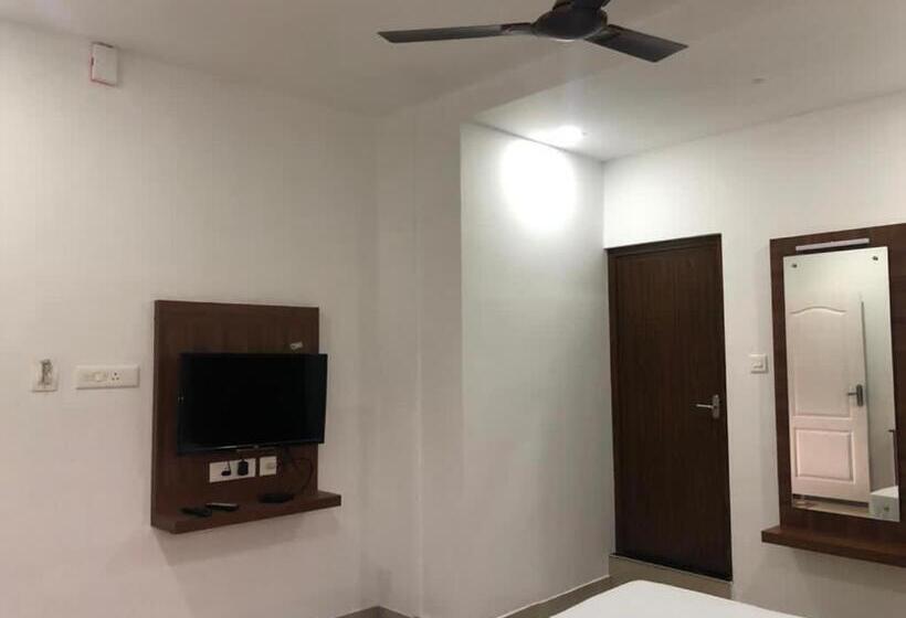 فندق Kannamundayil Residency