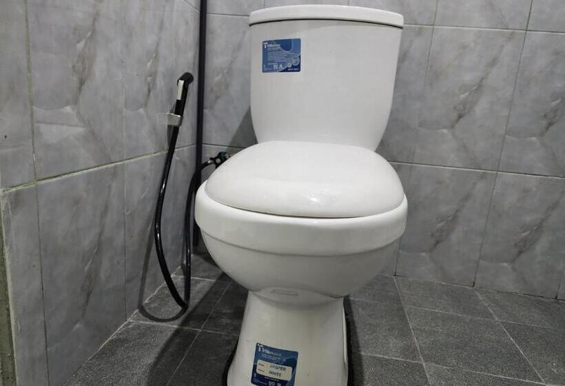 호텔 Omah Pandhoek Family Syariah By Stayku