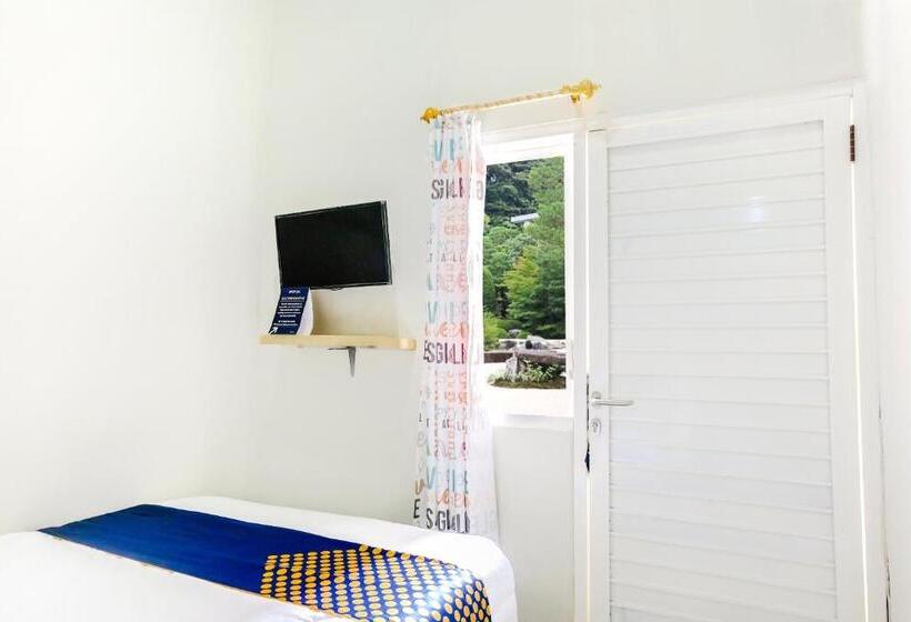 בית מלון כפרי Omah Pandhoek Family Syariah By Stayku