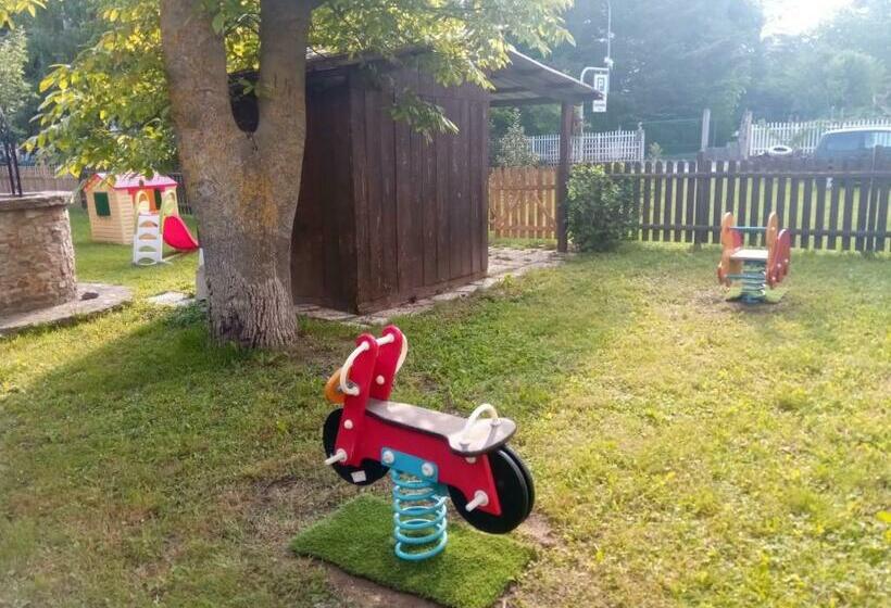 בית מלון כפרי Orso Momo