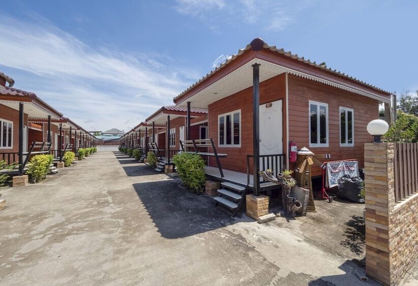 בית מלון כפרי Oyo 1166 Train Way Resort