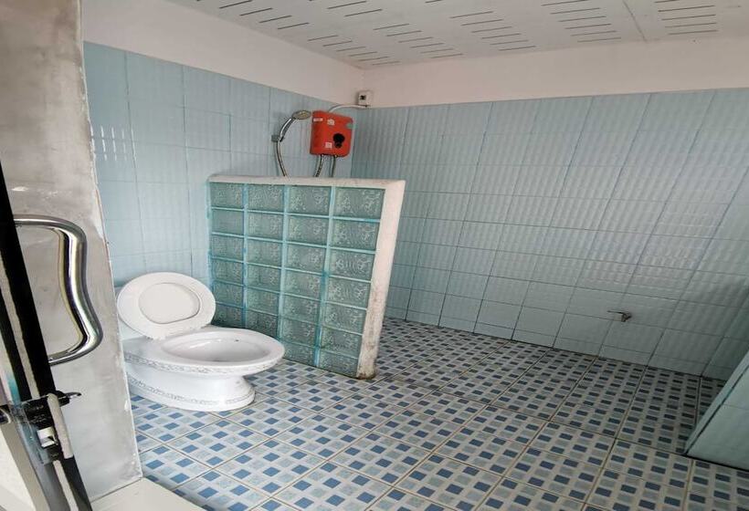 ホテル Oyo 1167 Ban Pa Rim Khuean