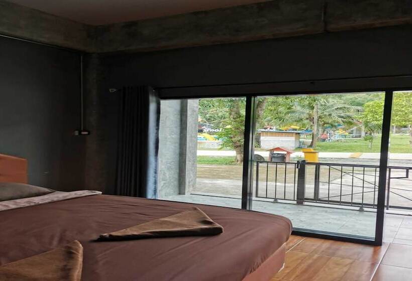 ホテル Oyo 1167 Ban Pa Rim Khuean