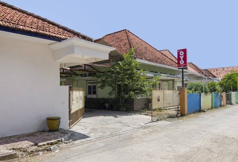 ホテル Oyo 3027 Griya Temenggungan Syariah