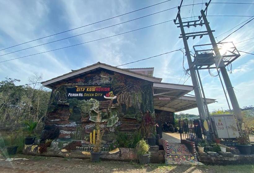 فندق Oyo 3397 City Kost Novisa