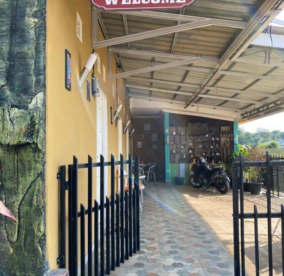 فندق Oyo 3397 City Kost Novisa