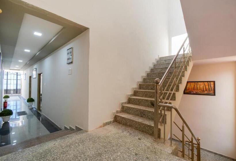 فندق Oyo 70829  Royal