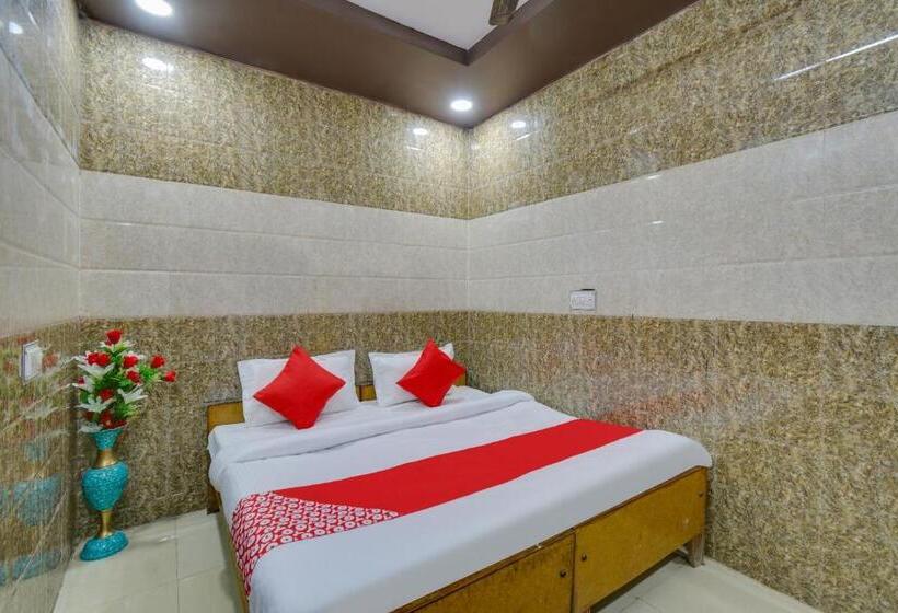 فندق Oyo 70829  Royal