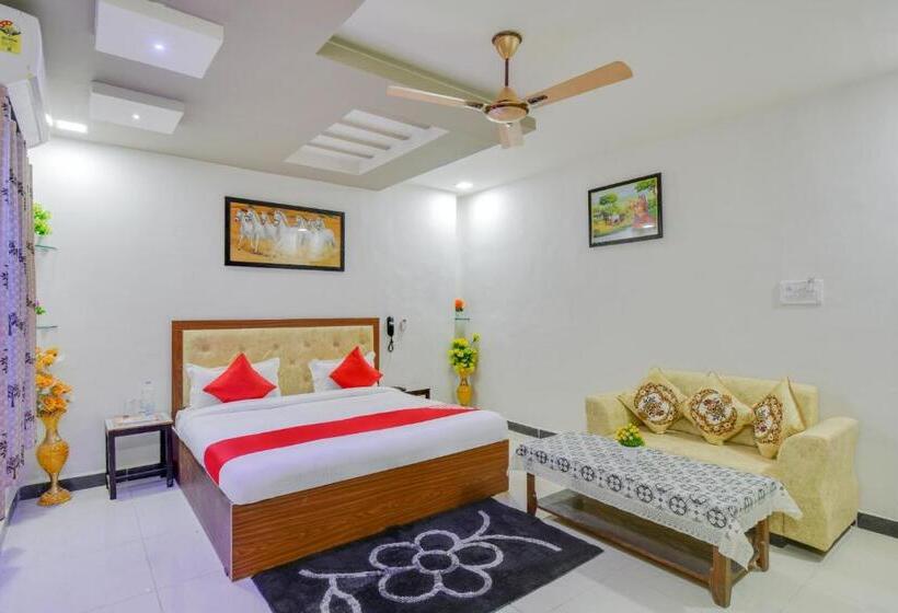 فندق Oyo 70829  Royal