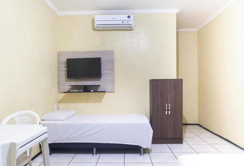 בית מלון כפרי Oyo Pousada Tropical