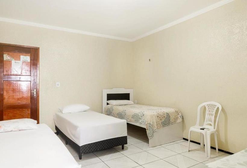 בית מלון כפרי Oyo Pousada Tropical