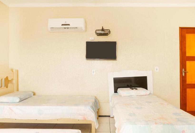 בית מלון כפרי Oyo Pousada Tropical