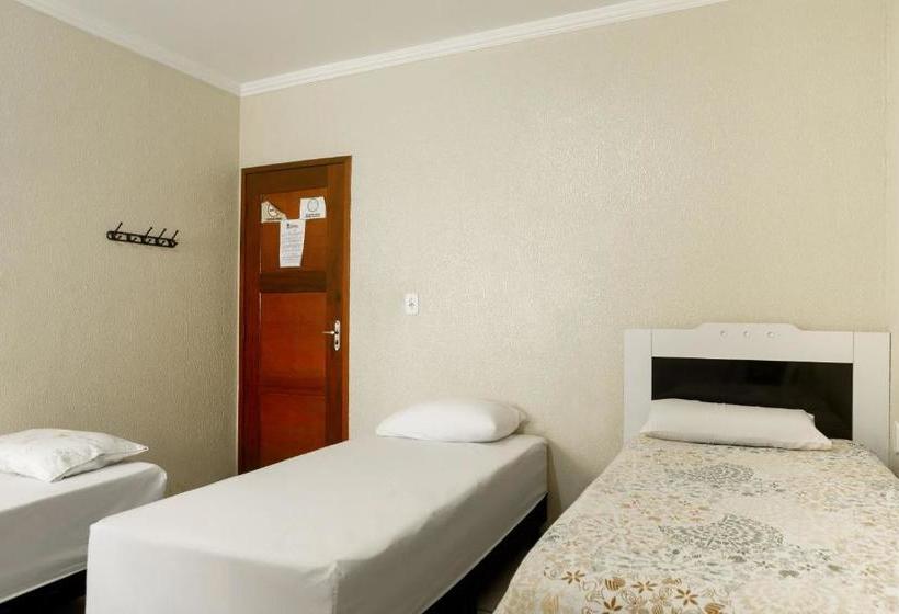 בית מלון כפרי Oyo Pousada Tropical