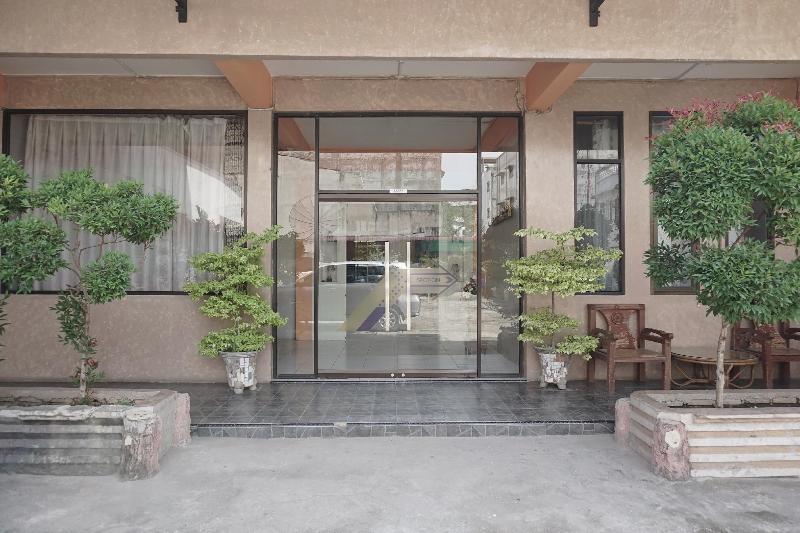 ホテル Spot On 2200  Gunung Sari