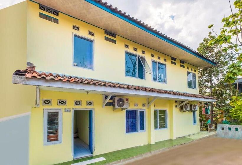 Отель Spot On 2384 Pondok Nabil