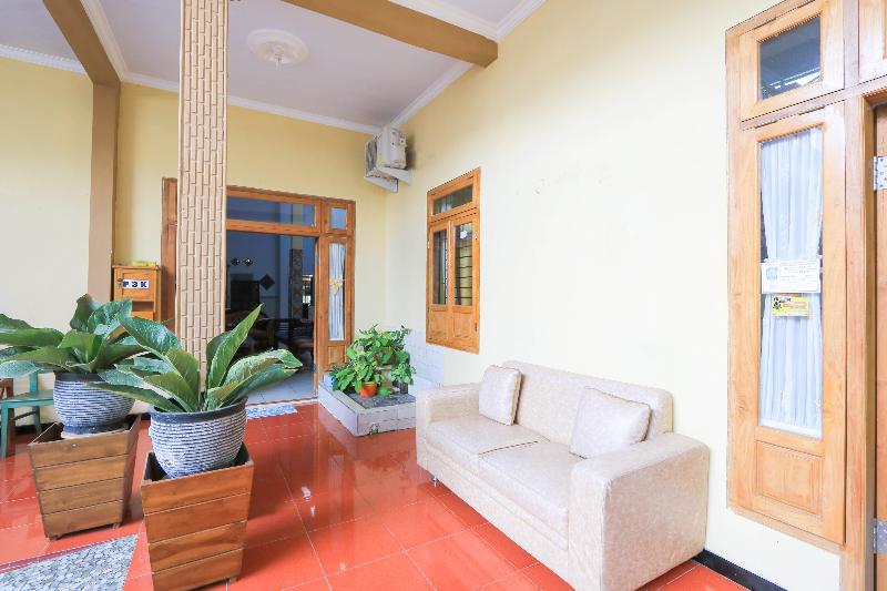 Отель Spot On 2440 Wallet Family Residence Syariah