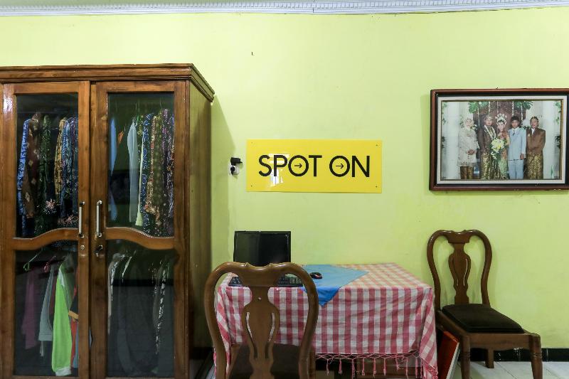 Отель Spot On 2440 Wallet Family Residence Syariah