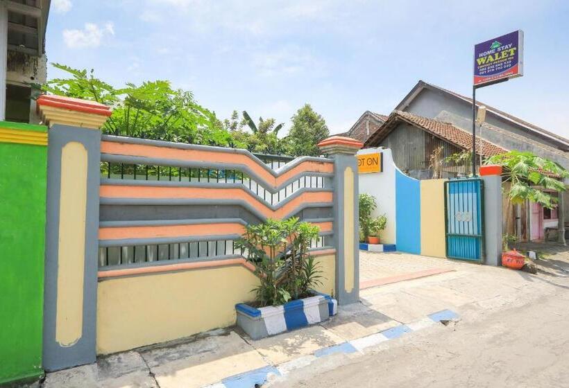 Отель Spot On 2440 Wallet Family Residence Syariah
