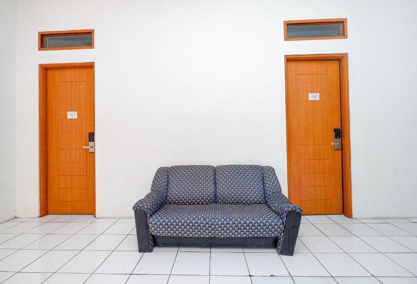 호텔 Spot On 3075 Griya Sae Guesthouse