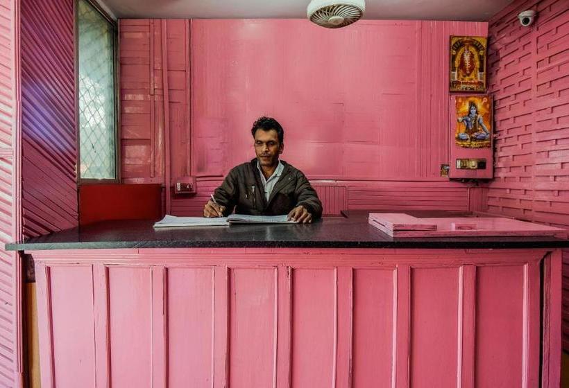 호텔 Spot On 65460  Gulmohar