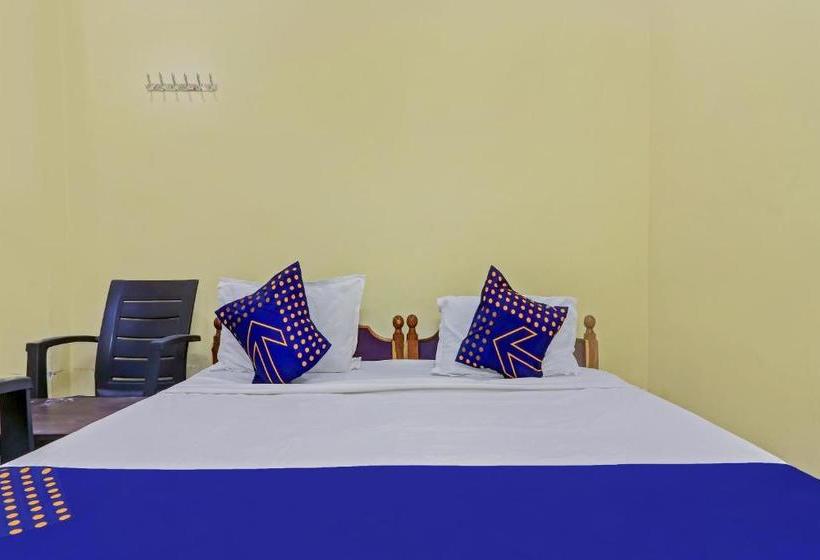 酒店 Spot On 73434 Sharavana Lodge