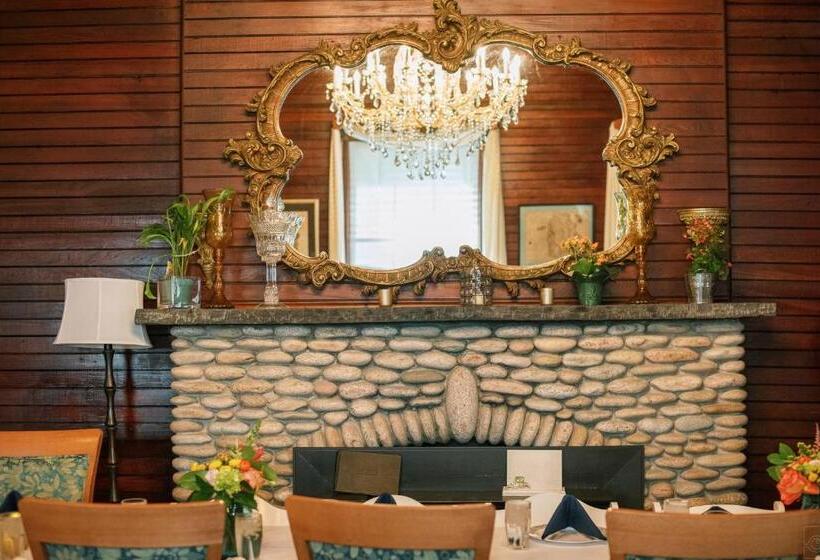 Отель The Sullivan House