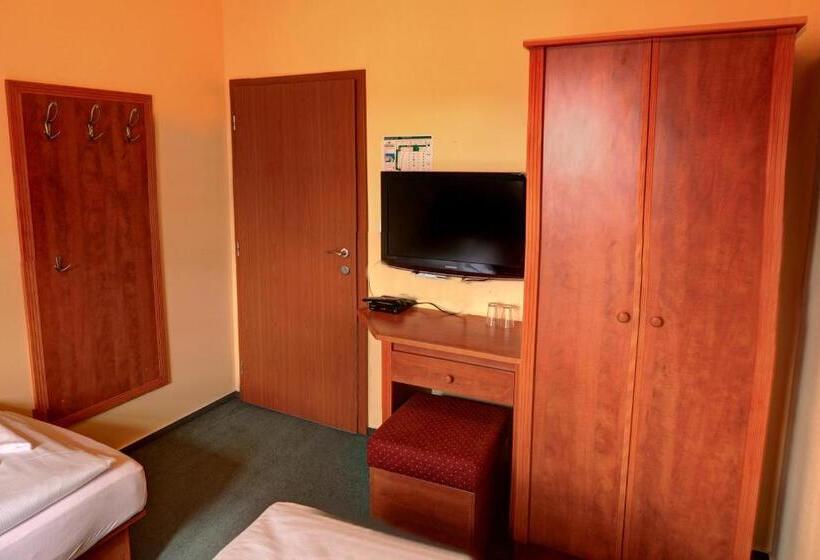 فندق štiřínská Stodola U Prahy