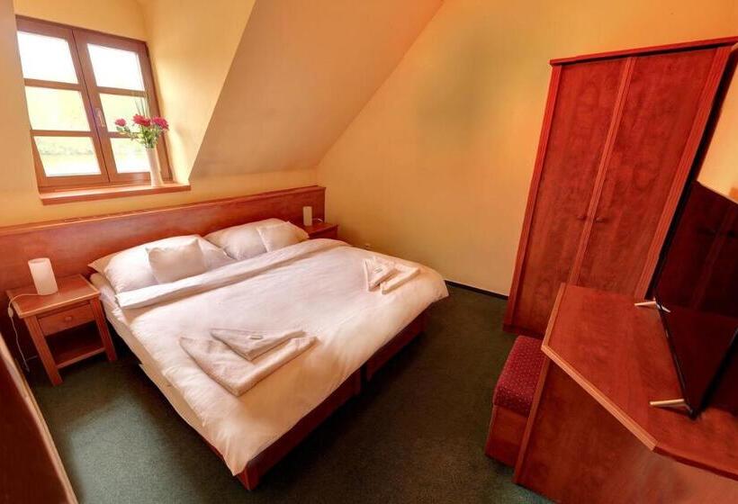 酒店 štiřínská Stodola U Prahy