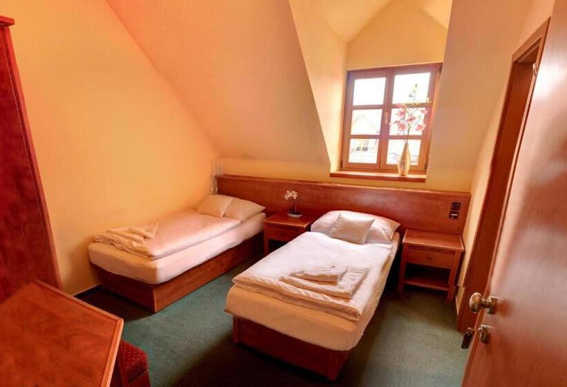 호텔 štiřínská Stodola U Prahy