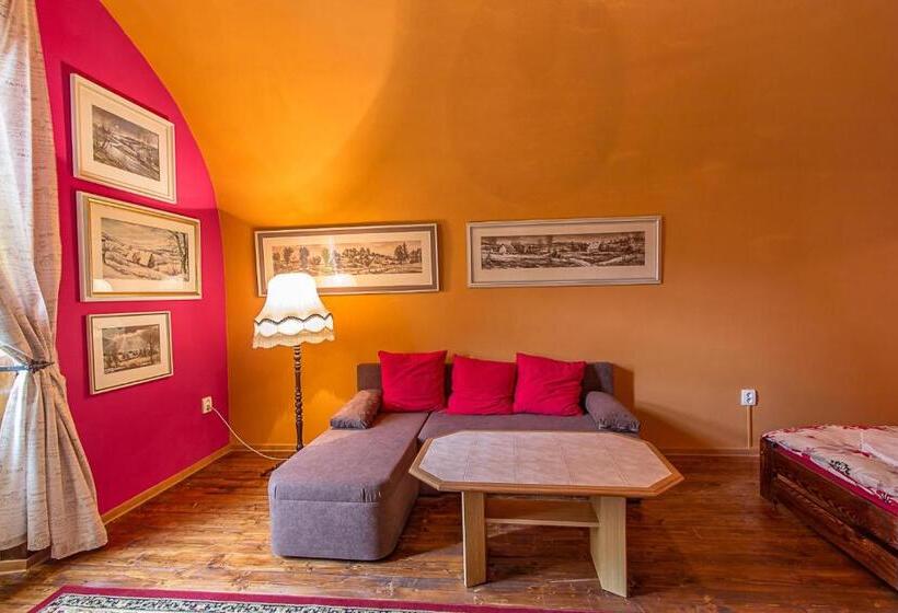 فندق Ubytování 8