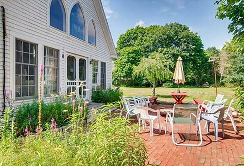 فندق West Tisbury Inn